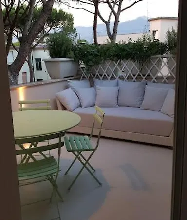 Attico Sui Pini Apartment *